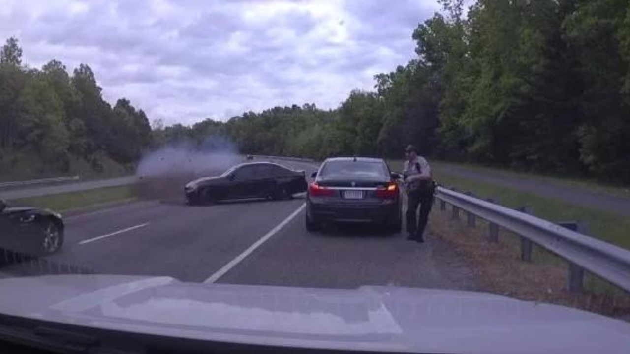 Policajca je umalo udario auto