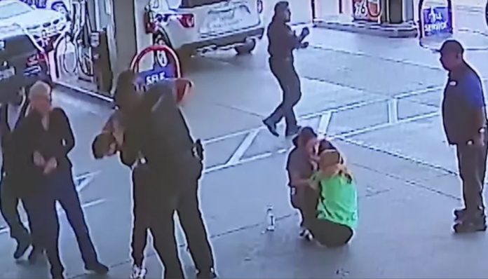 Zaštitari su primijetili uznemirenu majku koja je dozivala pomoć