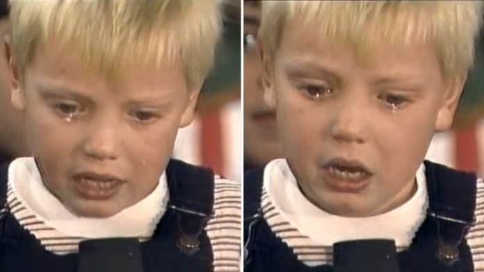 Plačite s Vojom: Ljudi dijele snimku dječaka iz 1983. godine i plaču s njim