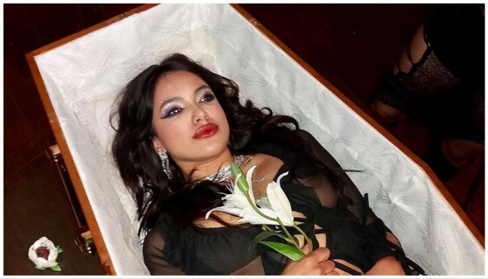 Žena proslavila 28. rođendan u lijesu