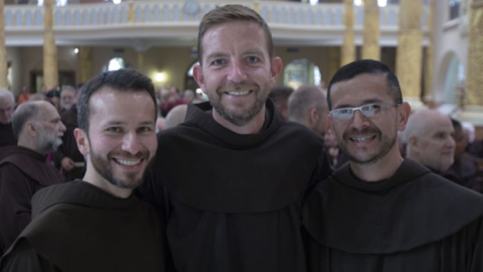 Katolički svećenik Ne osuđujte homoseksualnost