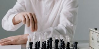 Svjetska šahovska organizacija zabranila muškarcima koji su promijenili spol da se natječu u ženskim disciplinama