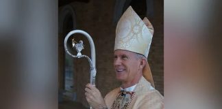Katolički biskup Strickland: "Crkva nema nikakve ovlasti zaređivati ​​žene za svećenice"