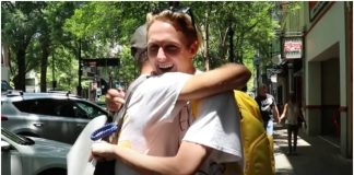 Mladić je 24 sata davao zagrljaje strancima na ulici