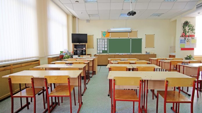 Sudac pustio na slobodu učiteljicu (31) koja je iskoristila maloljetnika za spolne odnose
