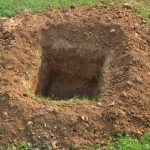 Radnik na groblju primijetio da žena koju su trebali sahraniti još diše