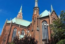 Skandal u Poljskoj: Svećenici organizirali razvratno druženje s muškom prostitutkom