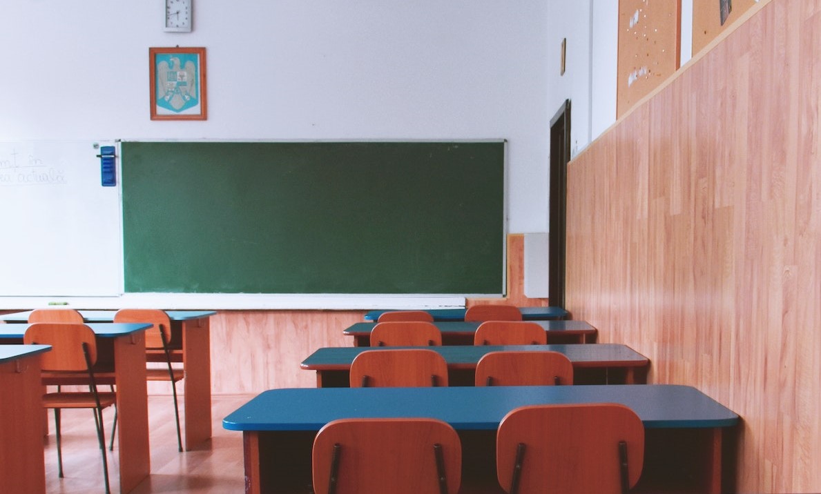 Profesorica kršćanske škole uhićena zbog seksa s učenicima i slanja golišavih fotografija