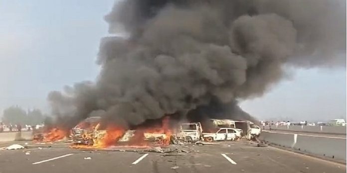 Teška prometna nesreća u Egiptu: Poginulo najmanje 32 ljudi, 60 osoba ozlijeđeno