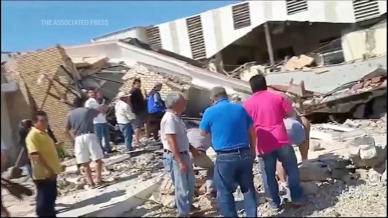 Srušio se krov crkve u Meksiku