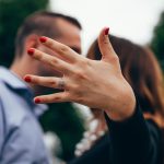 8 tipova žena koje kršćani ne bi trebali oženiti Prosidba žene
