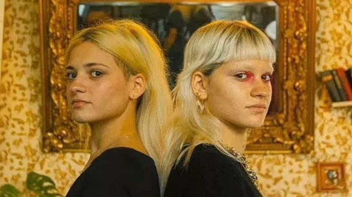 Sestre blizanke, koje su pri rođenju bile razdvojene, ujedinile se nakon 19 godina zahvaljujući videu na TikToku