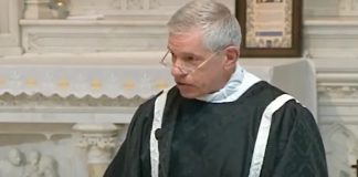 Katolički svećenik James Jackson osuđen je na 6 godina zatvora zbog dječje pornografije
