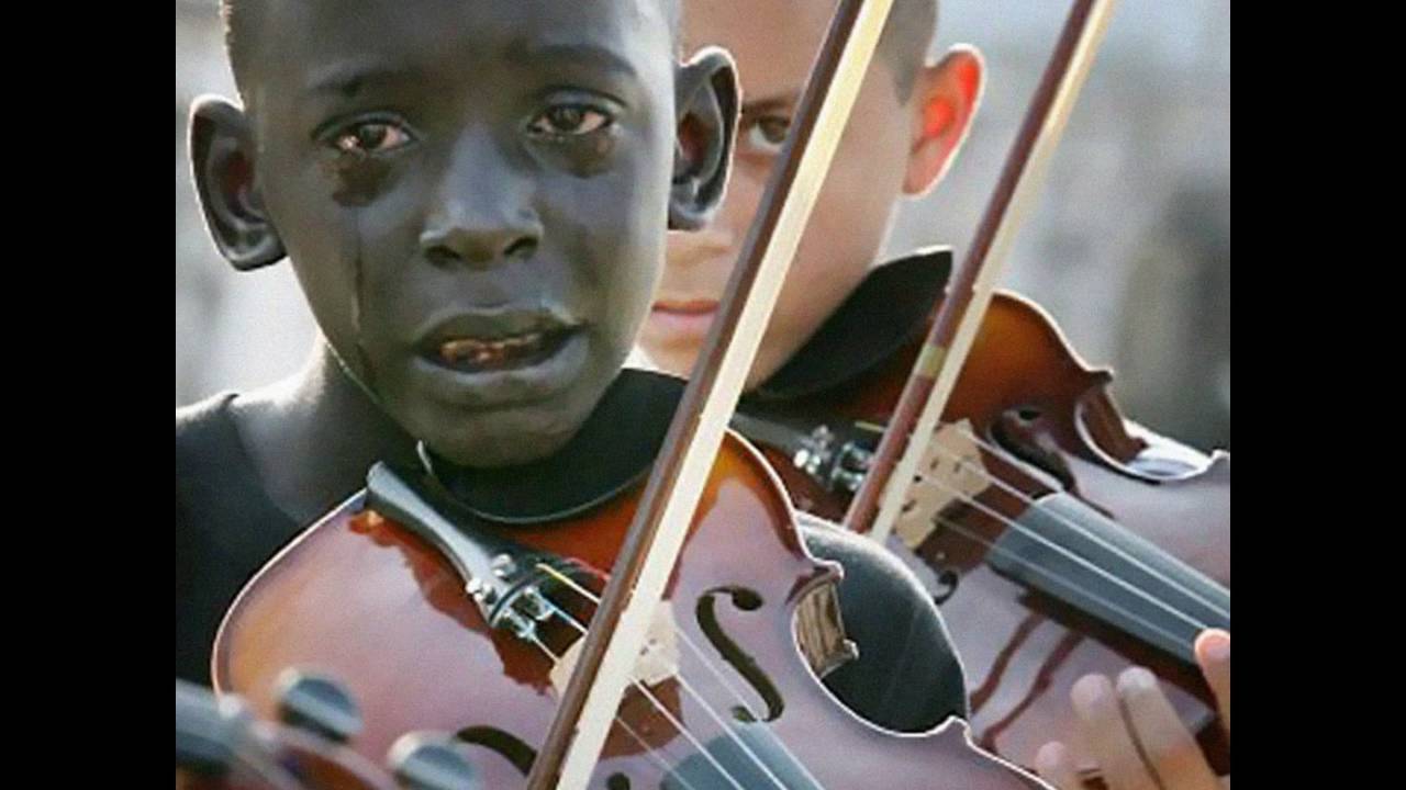 Možda ćete zaplakati kada saznate zašto ovaj dječak plače dok svira violinu