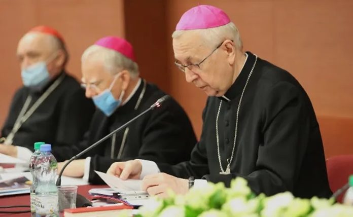 Poljski biskupi: Crkva nema ovlasti blagoslivljati istospolne zajednice