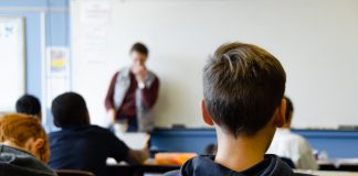 Nastavnik u zagrebačkoj školi mlatio učenika po glavi: Dobit će otkaz