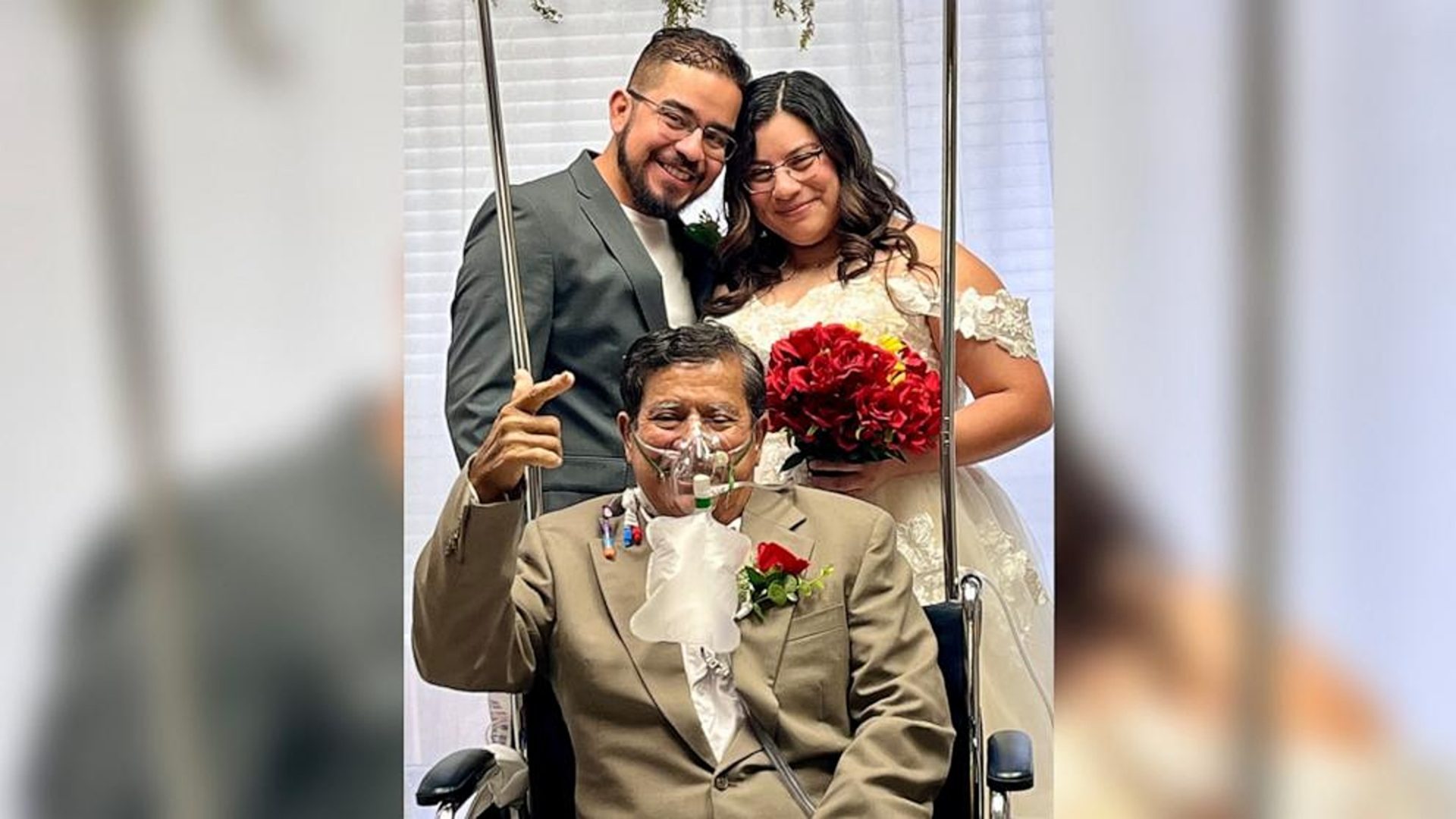Bolnica organizirala vjenčanje kako bi umirući otac mogao gledati svoju kćer kako kaže 