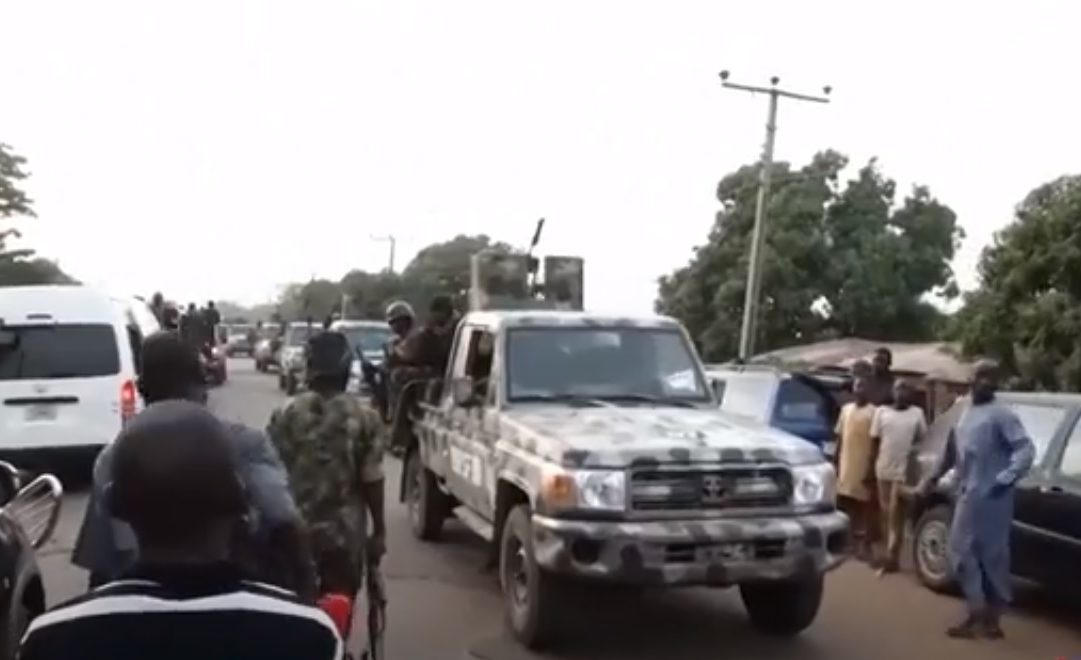 Naoružani militanti oteli 287 učenika iz nigerijske škole