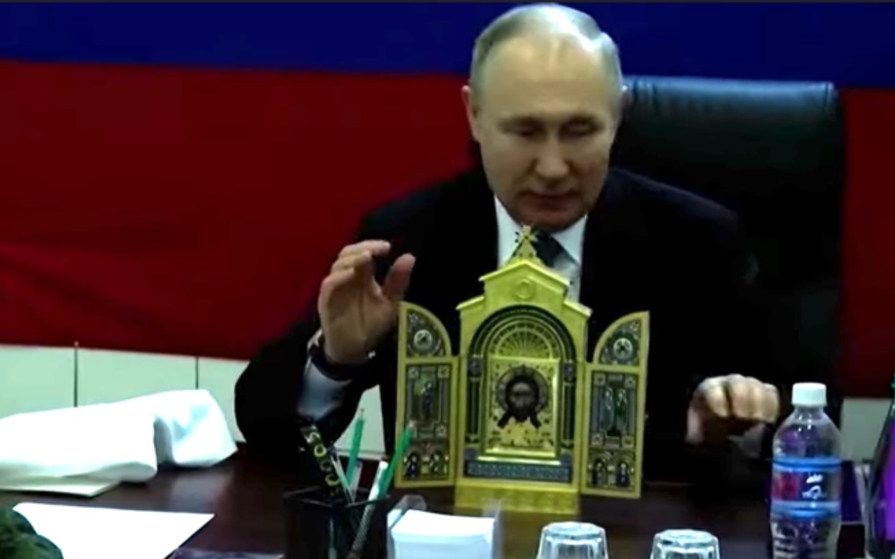 Viralni TikTok videozapisi tvrde da Putin prikazuje Isusa kao crnca