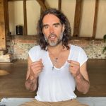 Russel Brand se krstio