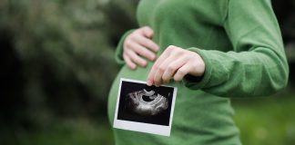 Trudnicu u osmom mjesecu trudnoće pretukla trojica muškaraca