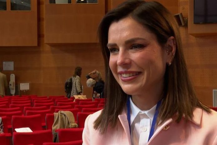 Žena rođena surogat majčinstvom govori zašto podržava poziv pape Franje na globalnu zabranu surogat majčinstva