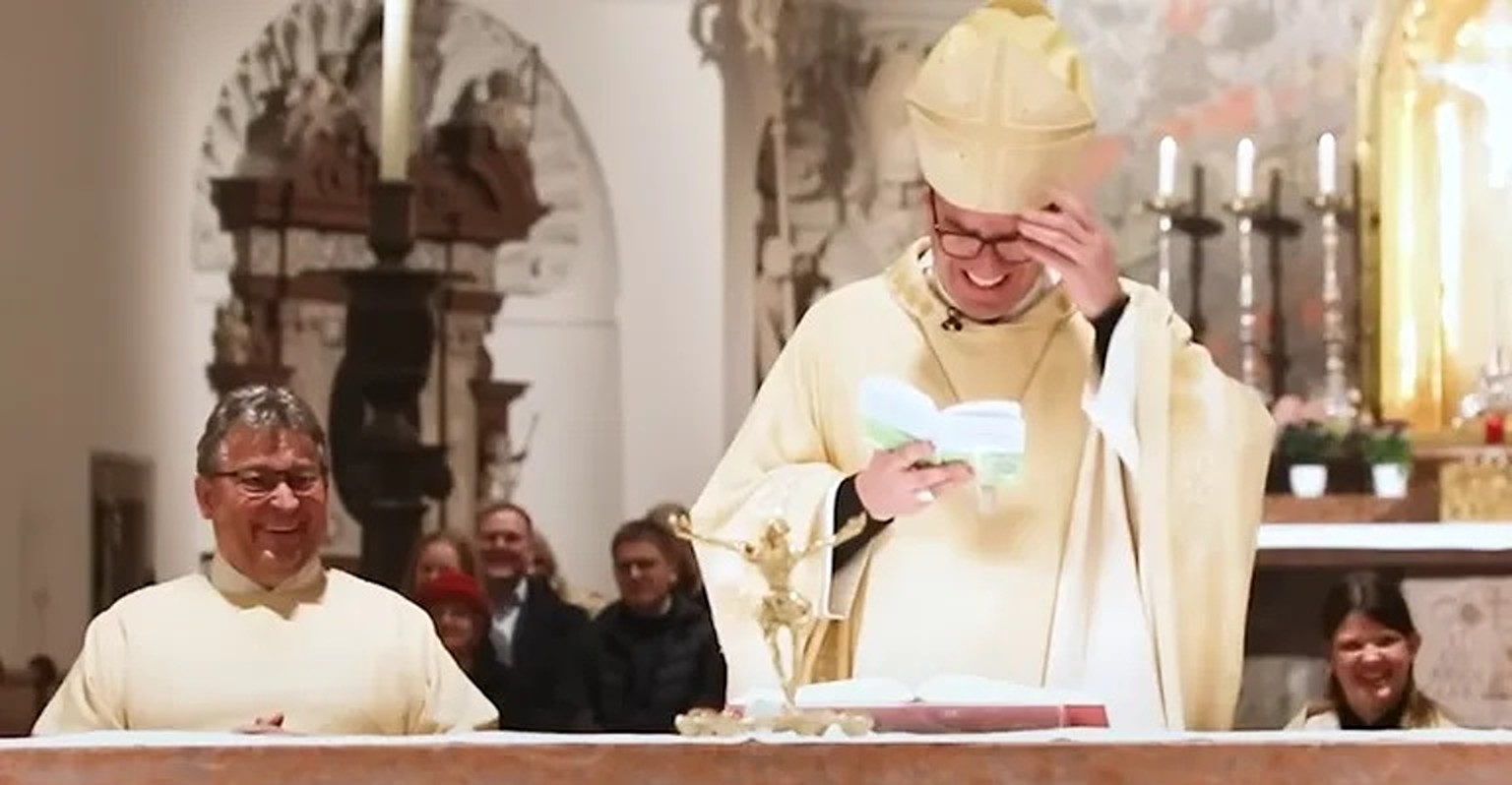 Njemački biskup na Uskrs vjernicima čitao viceve