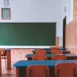 U školi u Lici prekinuta je nastava: Jedan učenik prijetio, policija pronašla oružje u kući