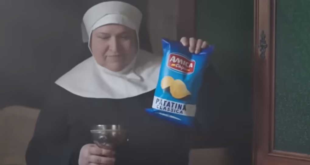 Nakon prosvjeda katolika, bogohulna reklama za čips u Italiji je povučena