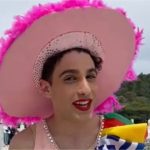 Muški drag 'umjetnik' plesao za djecu u Vatikanu, brojni katolici su užasnuti