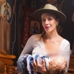 Nataša spustila košulju u crkvi i dojila bebu