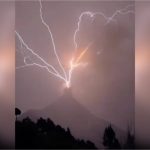 Vulkan je eruptirao i stvorio oluju s munjama