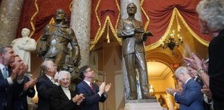 Američki Kapitol otkrio kip Billyja Grahama: 'Jedno od naših najdražih blaga'