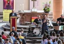 Evangelička crkva krenula s reformama: Na bogoslužju se pjevale pjesme Taylor Swift
