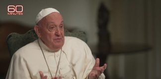 Papa Franjo kaže da konzervativni kritičari Crkve imaju 'suicidalan stav'