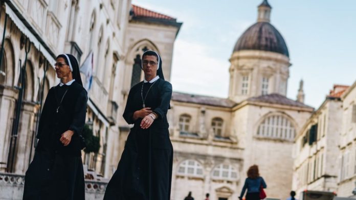 Nadbiskup isključio časne sestre iz Crkve: Optužile su Vatikan za “doktrinarni kaos” i “kontradikcije” o pitanjima vjere