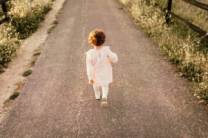 Nestalo dijete pronađeno za nekoliko minuta nakon što je mama upotrijebila učinkovitu metodu