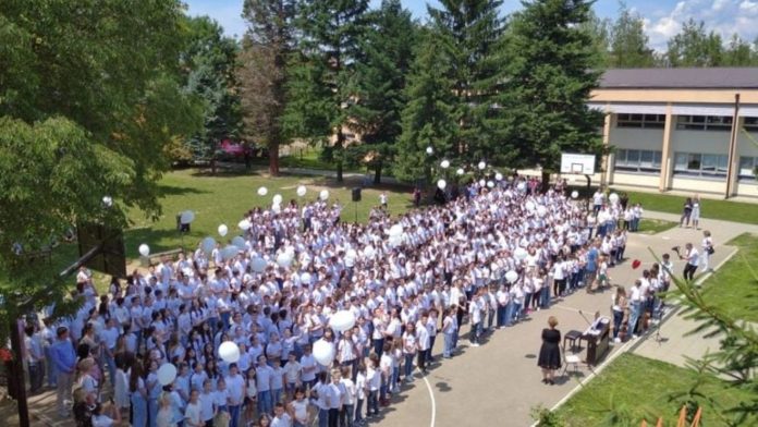 Učenici iz škole u BiH otpjevali pjesmu za pedagoginju koja je tragično stradala