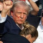 Atentat na Trumpa: Bivši predsjednik krvavog lica prebačen u bolnicu