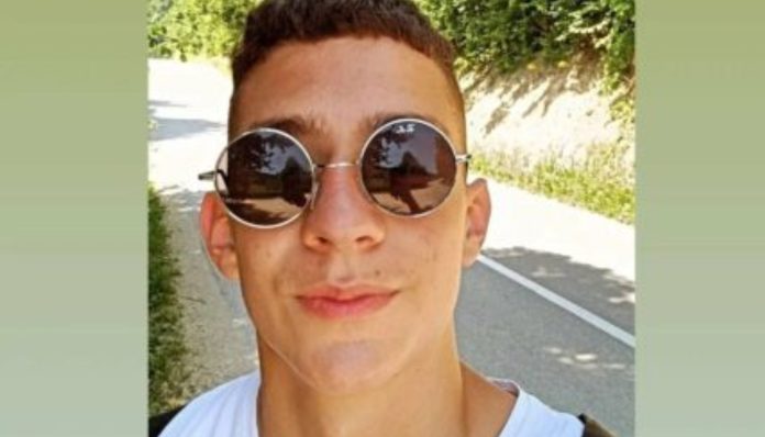 Mladi vratar (17) tragično preminuo u kafiću