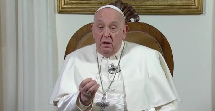 Papa Franjo tvrdi da je 'božansko nadahnuće prisutno u svakoj religiji'