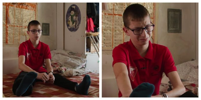 Viktoru (13) se kolege u školi smiju zbog bolesne noge: Govore mu da kupi na kiosku,