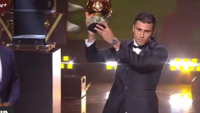 Rodrigo Hernández Cascante, najbolji nogometaš svijeta, zahvalio se Bogu na Zlatnoj lopti