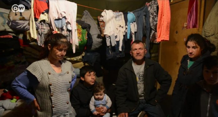 Evangelička crkva pomaže Romima u Sarajevu: Mnogi bez osobne iskaznice nemaju nikakva prava