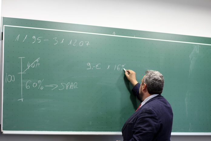 Učenice optužile profesora