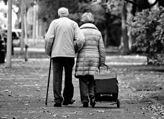 Baka i djed su nakon kćerkine smrti sve dali unucima