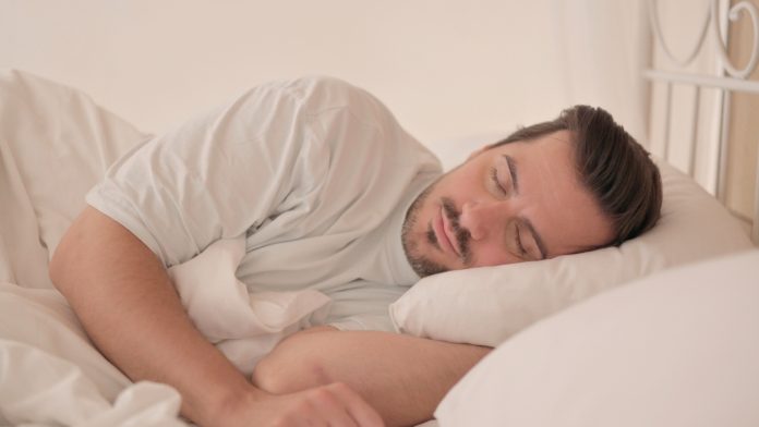 Zašto čujete otkucaje svog srca kada ležite na jastuku?