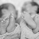 Bebe blizanci preminuli