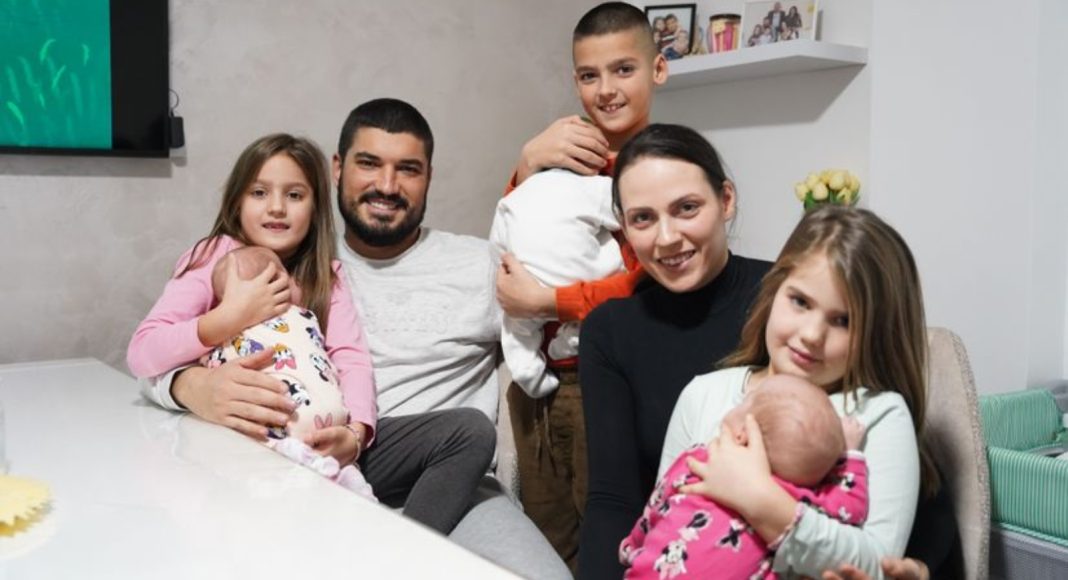 Majka Jelena sa šestero djece dočekala Novu Godinu