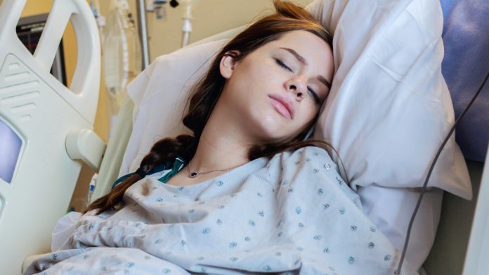 Samohrana majka Laura (41) preminula jer nije htjela ostaviti kćerkicu samu u kući